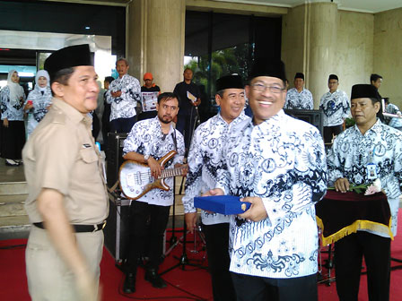 Pencarian PGRI Maluku - Persatuan Guru Republik Indonesia Cabang Maluku